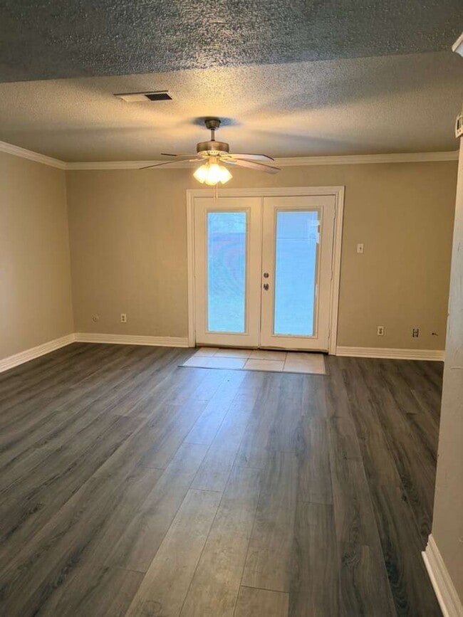 Building Photo - 6945 Calder Ave