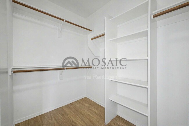 Building Photo - 2441 W Indigo Dr