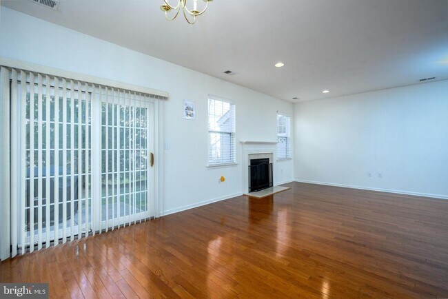 Building Photo - 249 Concord Pl