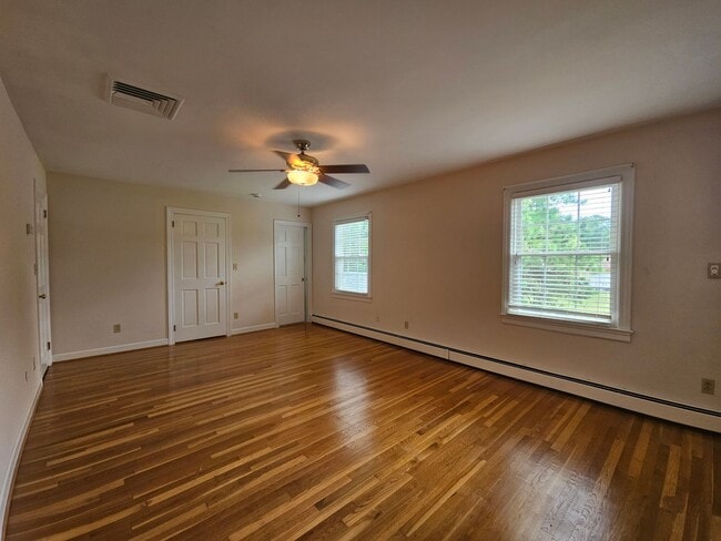 Building Photo - WITCH DUCK POINT