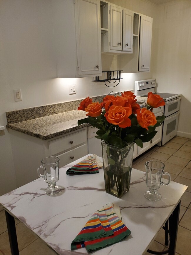 Building Photo - 1306 Glade Street