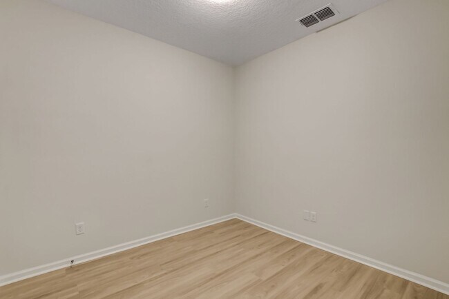 Building Photo - 408 S 8th St