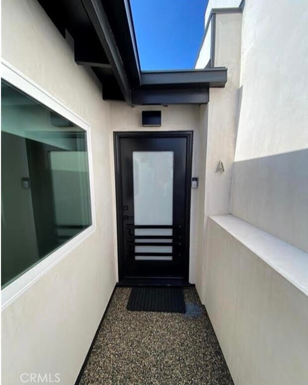 Building Photo - 577 S Coast Hwy