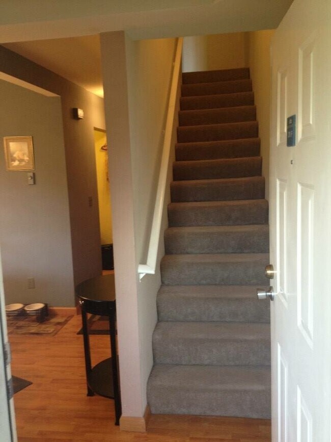 Building Photo - Beautiful Townhome Style Condo Harbour Pointe / Mukilteo