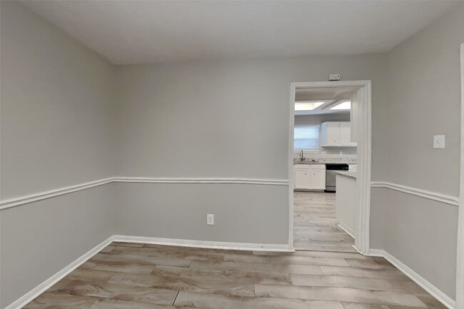 Building Photo - 17918 Seven Pines Dr