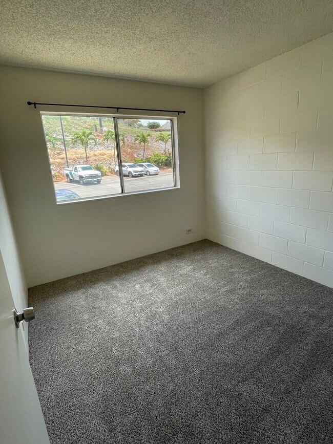 Building Photo - 3 Bedroom 2 Full Bath Townhouse in Upper M...