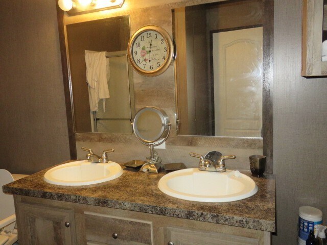 Building Photo - 12715 Aspen Dr