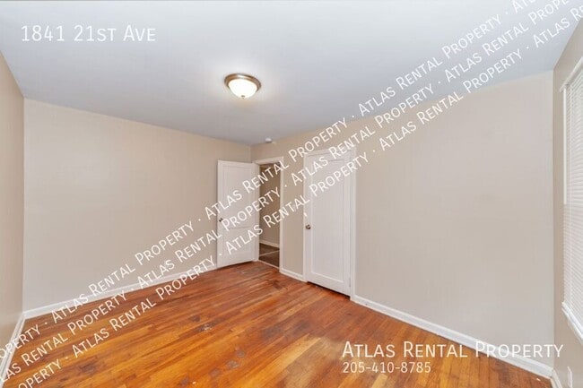 Building Photo - 1841 21st Ave
