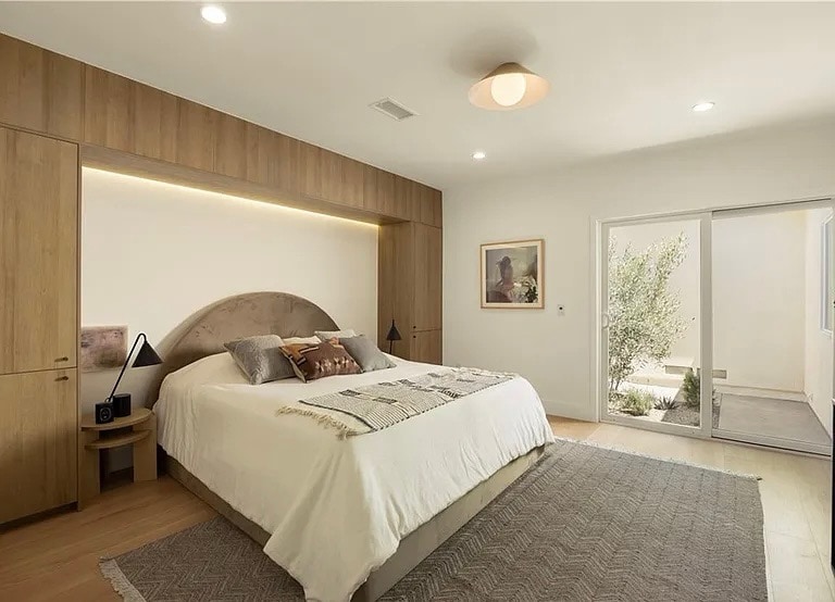 Building Photo - 3499 San Rafael Cir