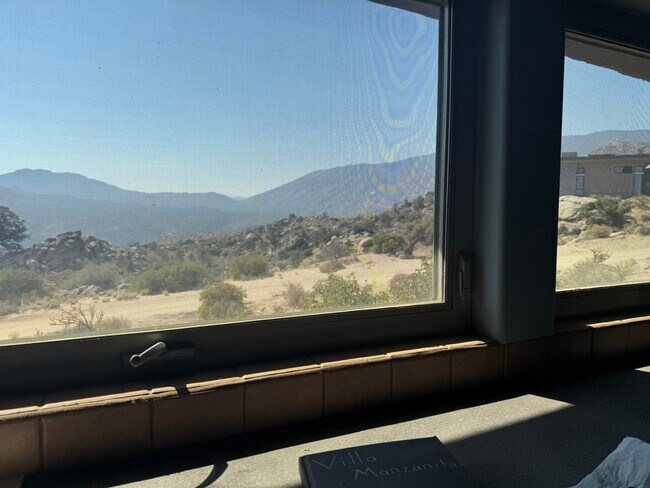 Building Photo - 60913 Manzanita Rd