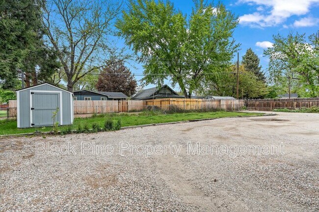 Building Photo - 4820 W.Franklin St.