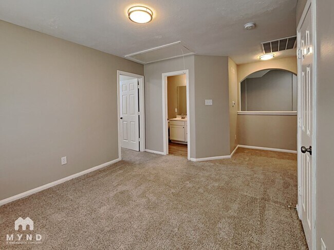 Building Photo - 14906 Sparks Ct