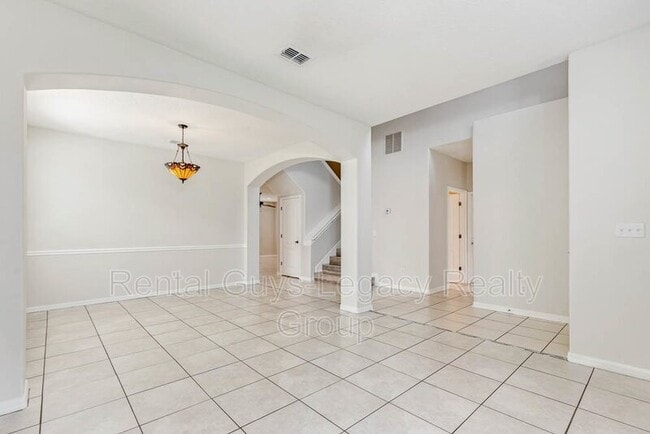 Building Photo - 402 Hearthside Ct