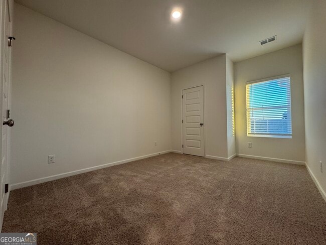 Building Photo - 102 Lavender Cir