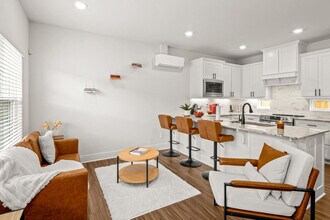 Building Photo - 1572 W Cato Springs Rd