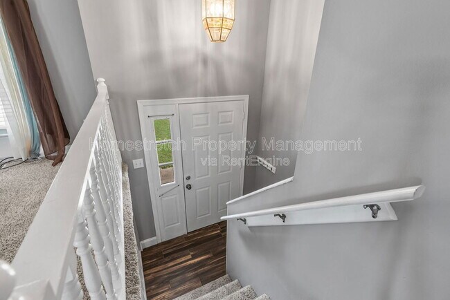 Building Photo - 33 Pershing Lake Dr
