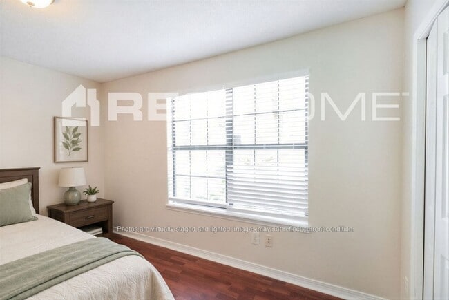 Building Photo - 3739 Mandarin Woods Dr N