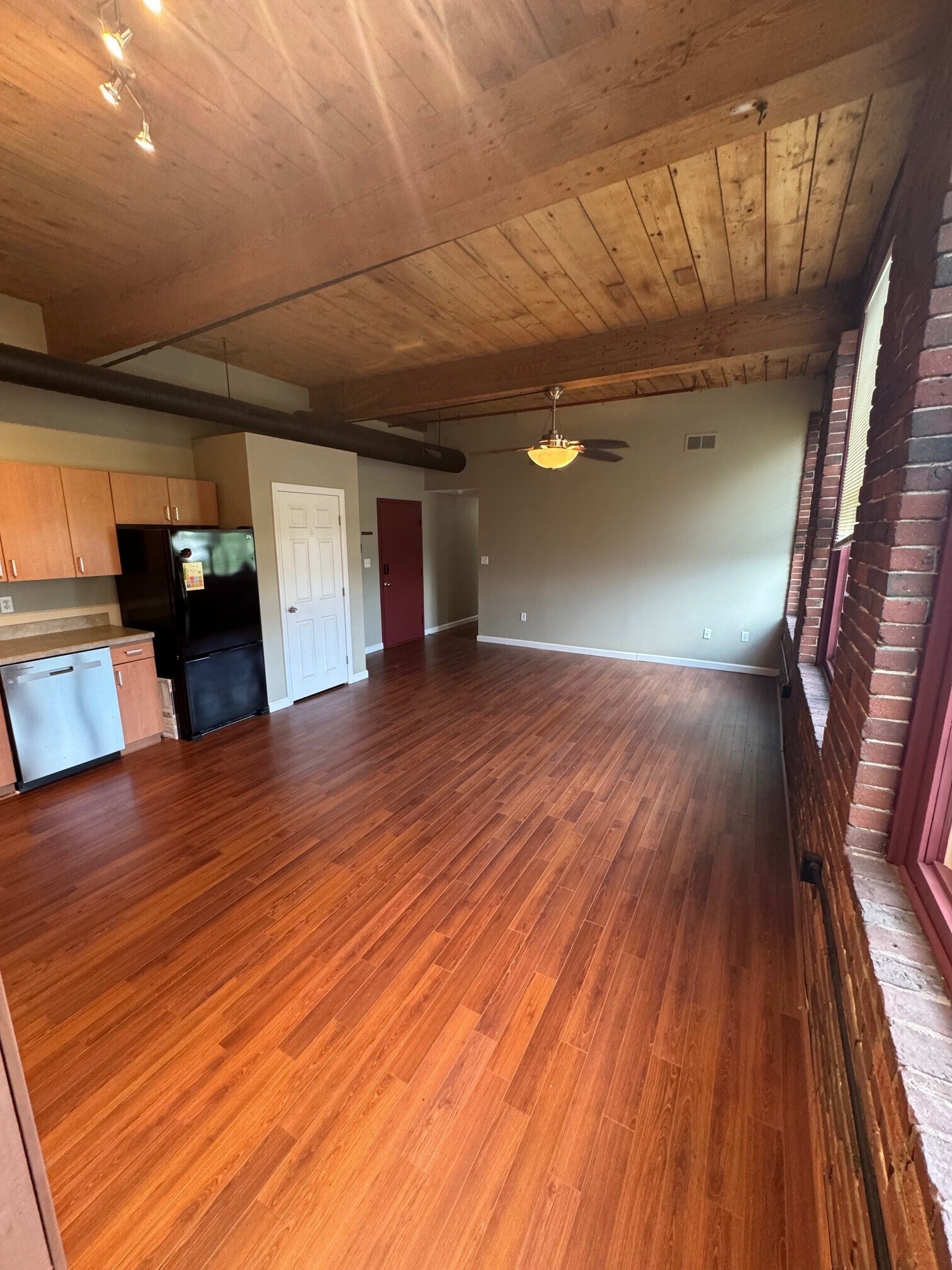 Living Room & Kitchen Area - 471 Silver St