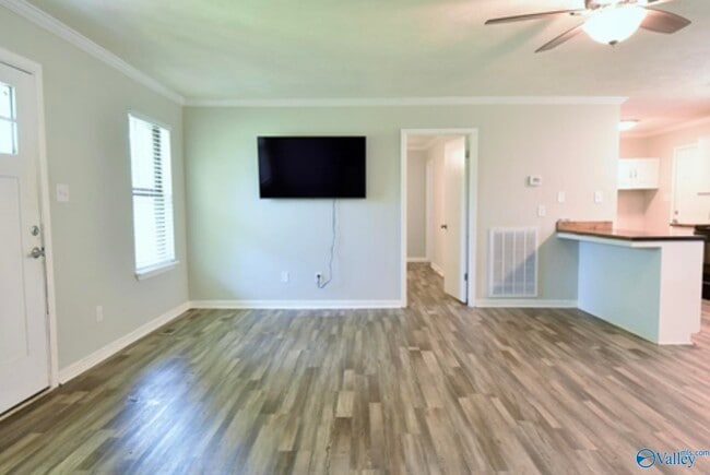 Building Photo - 2020 Ridge Crest Dr