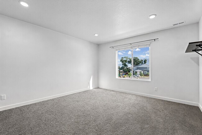 Building Photo - 658 W 1920 S