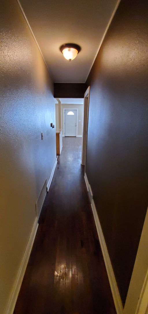 Building Photo - 3 Bedroom with open living room/kitchen/dining area, all on one floor including laundry!