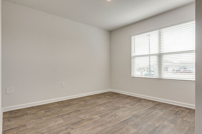 Building Photo - Spacious 4-Bedroom Home - Cambria