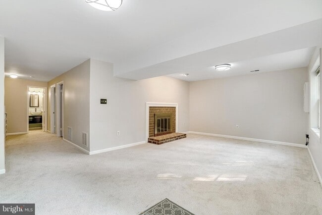Building Photo - 2131 Kings Mill Ct