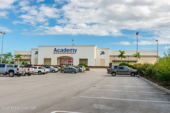 Building Photo - 4351 Silver Lake Dr