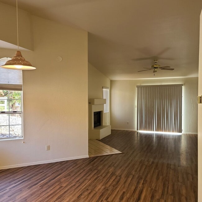 Building Photo - TOWNHOME - COTTONWOOD - SAWMILL GARDENS