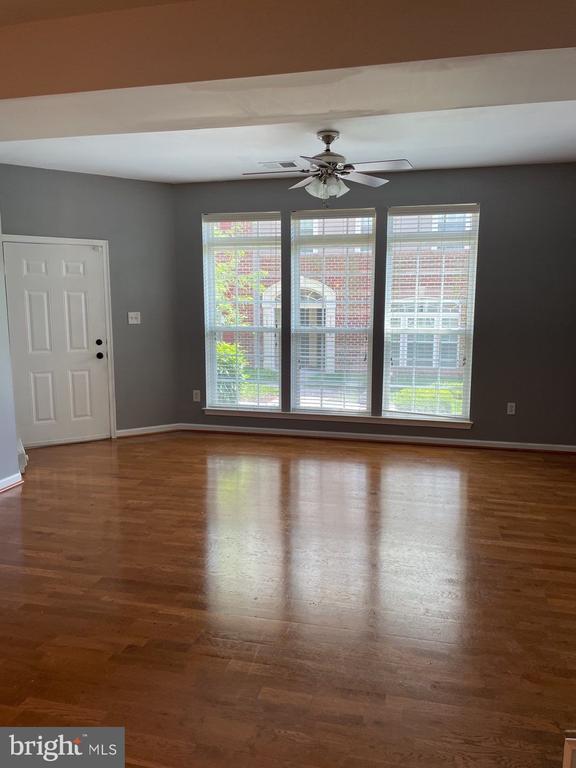 Building Photo - 7548 Stoney Run Dr