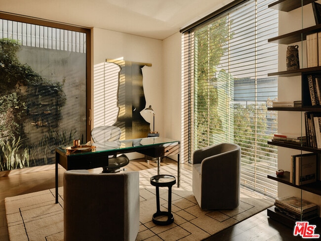 Building Photo - 9344 Nightingale Dr