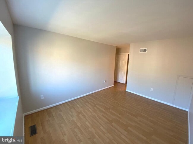 Building Photo - 4597 Logsdon Dr