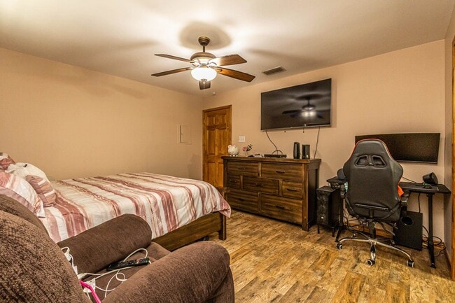 Building Photo - 9618 Mallard Loop