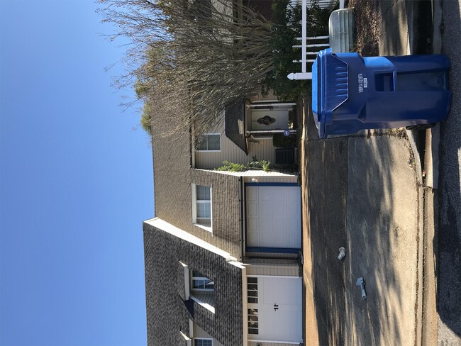 Building Photo - 605 Masefield Cir