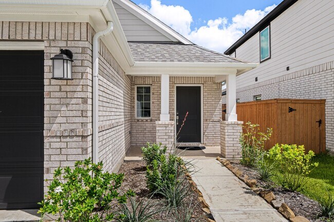 Building Photo - 21670 Wave Holw Dr