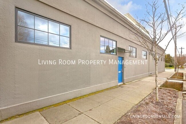 Building Photo - 1600 SE Division St