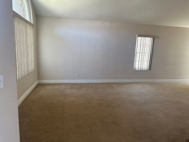 Building Photo - 940 Birmingham Dr