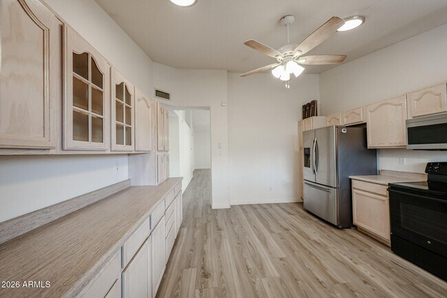 Building Photo - 7421 W Eva St