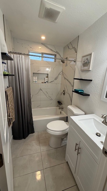 Shared Bathroom - 4101 4th Ave