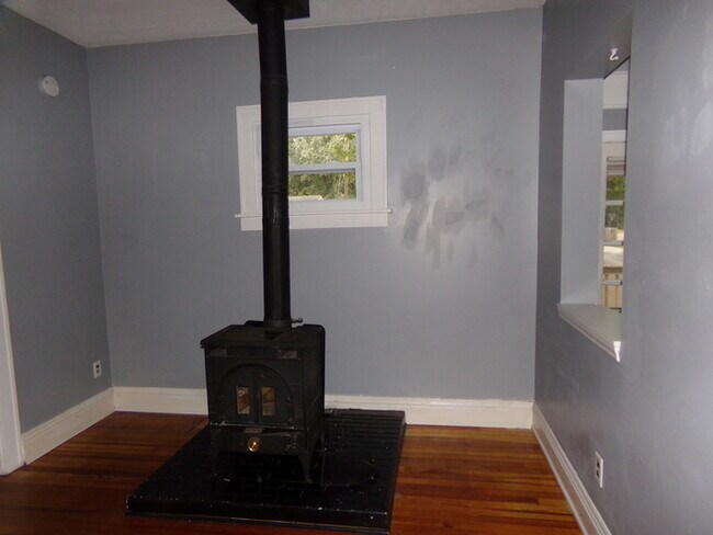 Building Photo - Corner Lot Cape Cod!