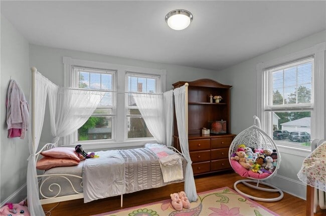 Building Photo - 44 Bedlow Ave