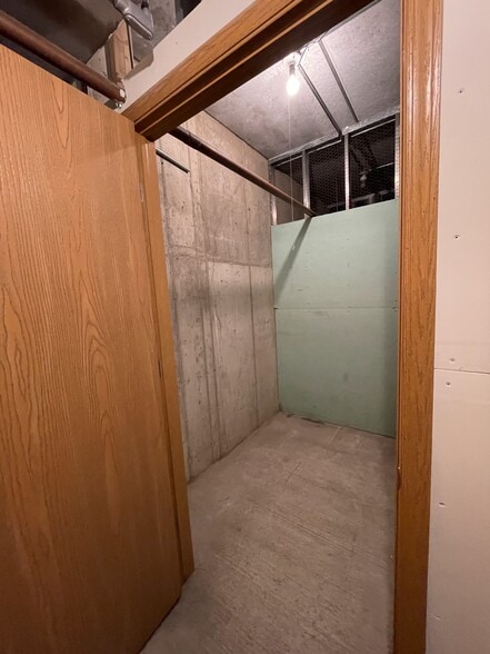 Building Photo - 400 N Richmond St