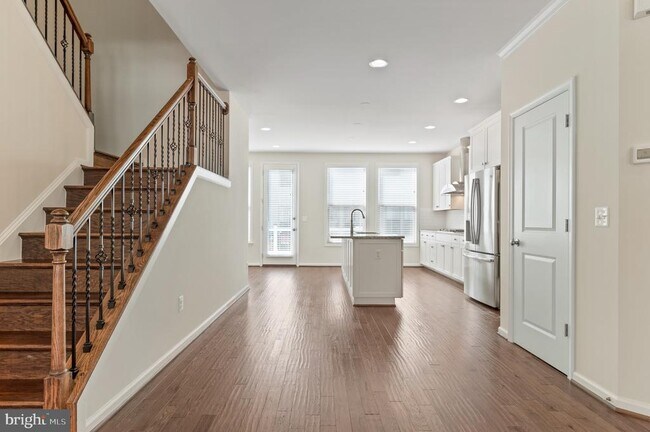 Building Photo - 42409 S Dogwood St