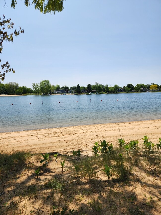 Building Photo - 10905 1st St