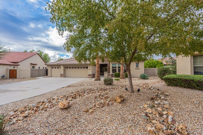 Building Photo - 4 Bedroom, 2.5 Baths with Private Pool!