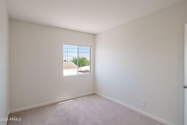 Building Photo - 1237 E Lawrence Ln