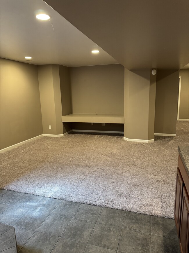 Building Photo - 6508 Laurel Cherry Dr