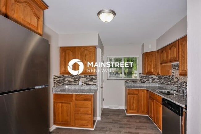 Building Photo - 3 Bedroom Pet-Friendly Home in St. Charles...