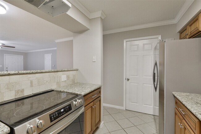 Building Photo - 3 Magnolia Ln