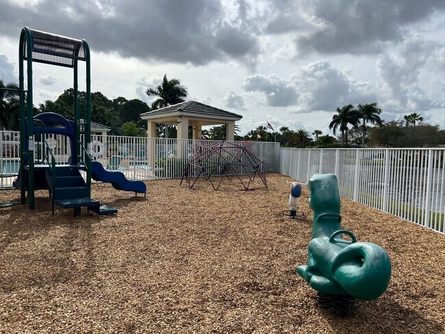 Building Photo - 3 BEDROOM, 2 BATH HOME IN THE GATED COMMUNITY OF LAKE FOREST